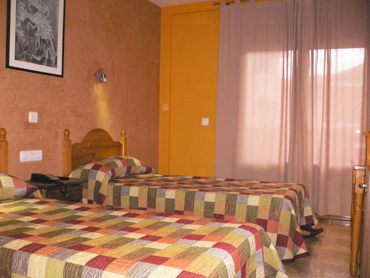 Hotel Dona Blanca Albarracín Стая снимка